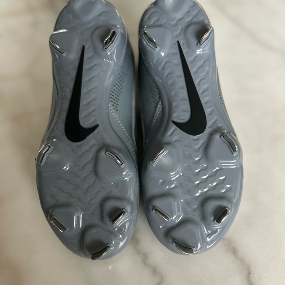 Nike Renew Women’s Metal Baseball/Softball Cleats Gray&Green Size 6 - Picture 7 of 7